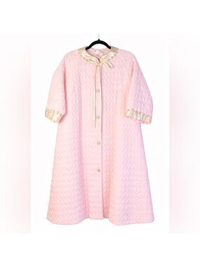 1960s Blush Pink Quilted Robe with Gold Accents